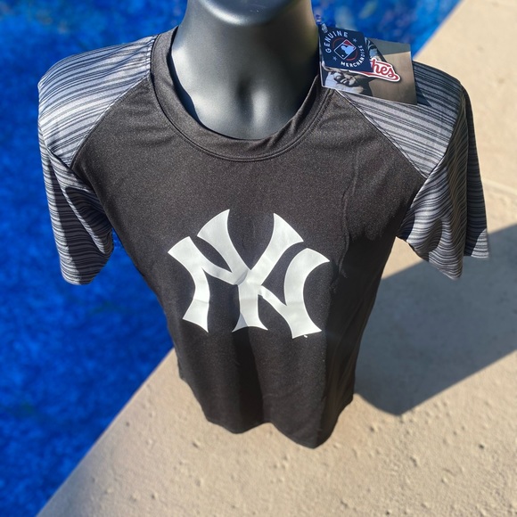New York Yankees Baseball Black Spring Training Activewear T-Shirt - Picture 2 of 8